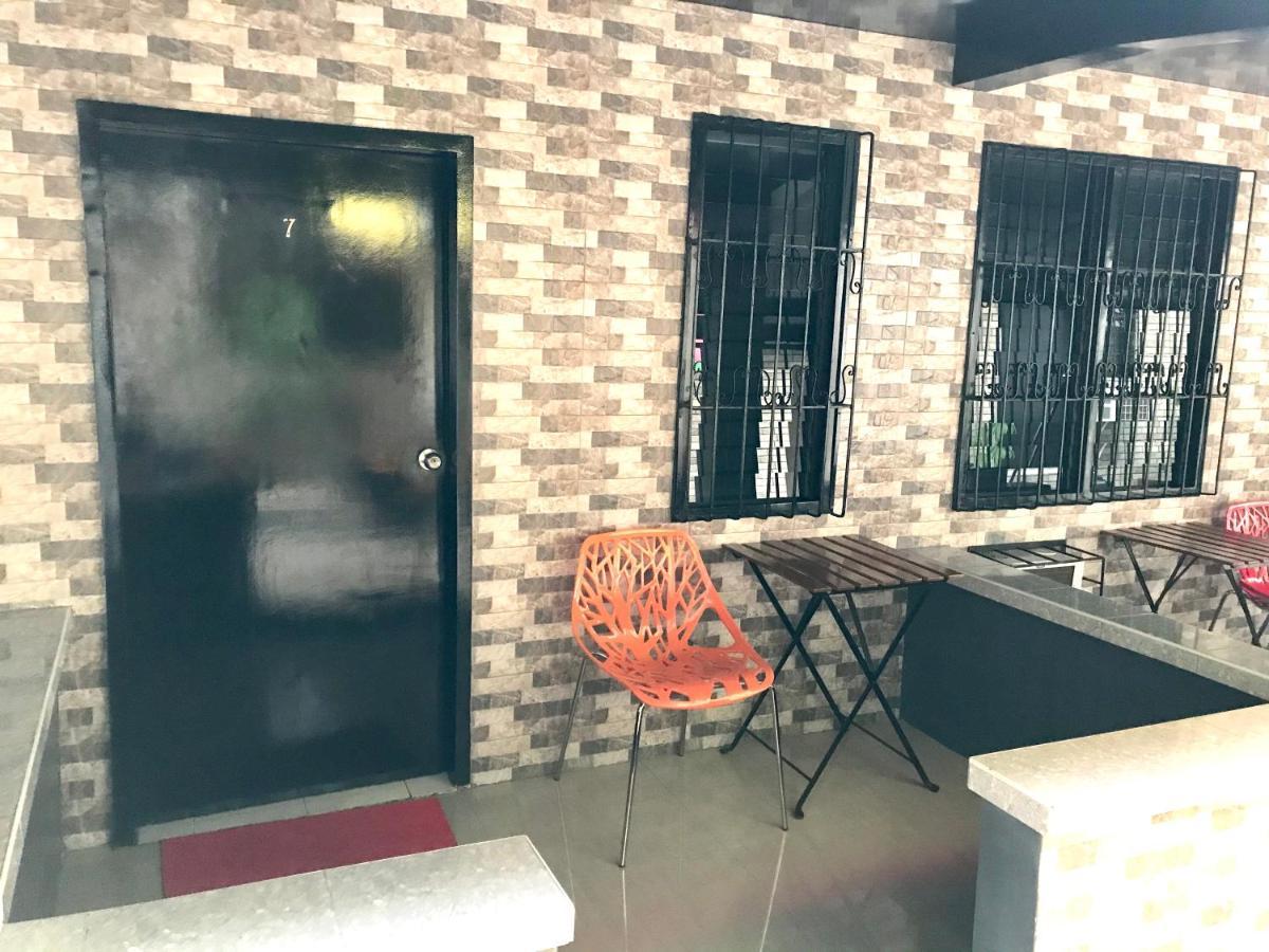 Halfway House Hostel Mactan Cebu Airport Lapu-Lapu City Exterior foto